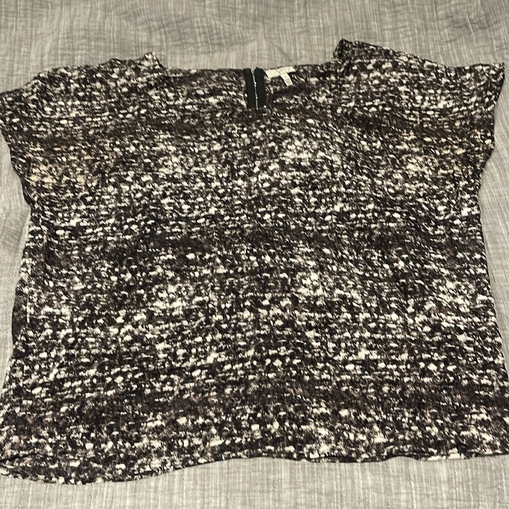 Adorable silk Joie hook back shirt